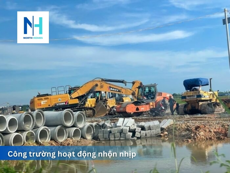 Công trường hoạt động nhộn nhịp